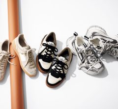 大人カジュアルなゆるパンツに合うスニーカーは？STORYスタイリストおすすめ４選