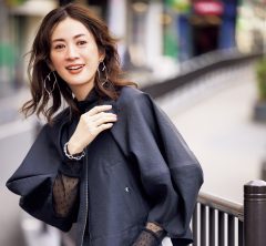 【40代のお仕事コーデ】定番羽織りこそフォルムや透け感でフレッシュに！